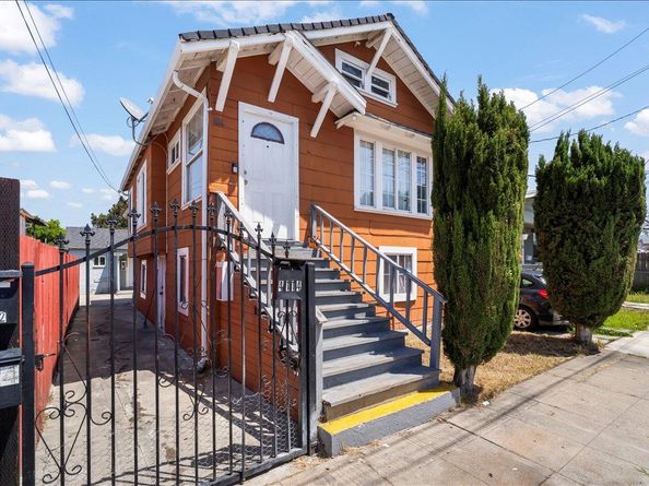 4114 E 17th Street, Oakland CA 94601