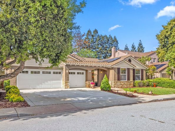 19127 Chinook Court, Morgan Hill CA 95037