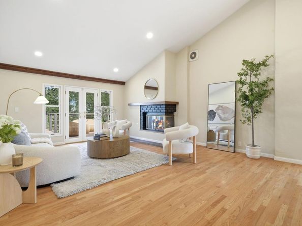 10140 Hillcrest Road, Cupertino CA 95014