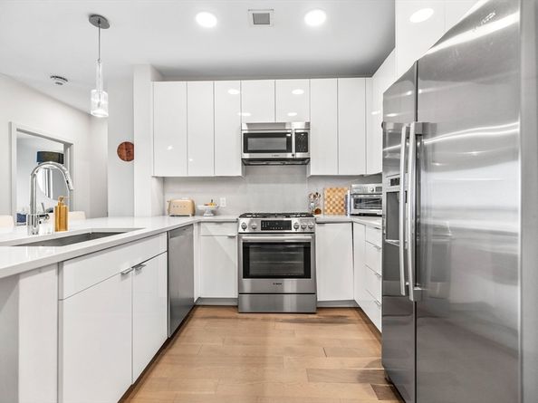 45 Lewis St 214, Boston MA 02128