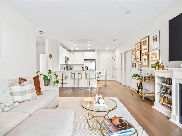 45 Lewis St 214, Boston MA 02128