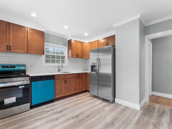 127 Old Millville Rd, Uxbridge MA 01569