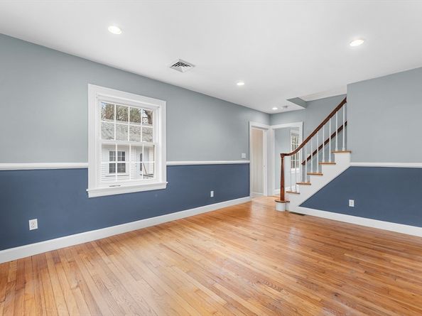 127 Old Millville Rd, Uxbridge MA 01569