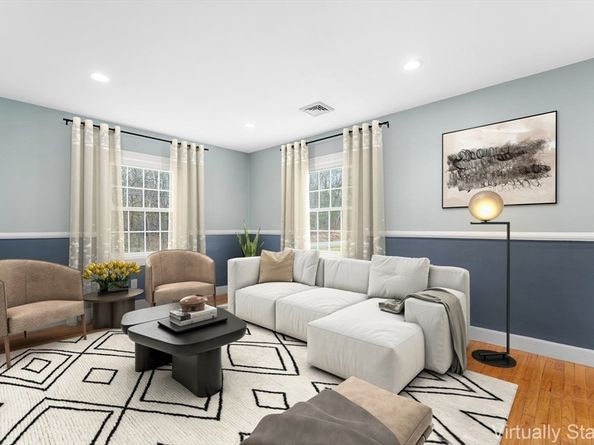 127 Old Millville Rd, Uxbridge MA 01569