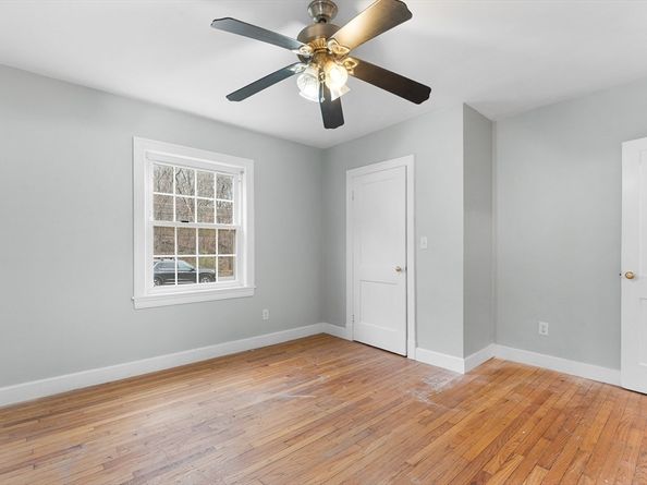 127 Old Millville Rd, Uxbridge MA 01569