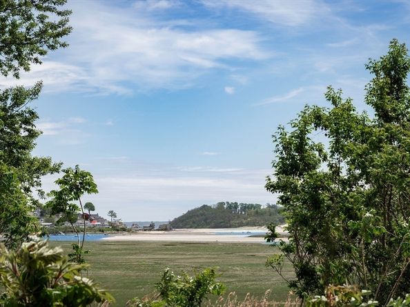 24 Island Park Rd, Ipswich MA 01938