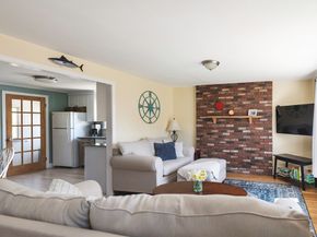 24 Island Park Rd, Ipswich MA 01938