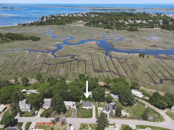 24 Island Park Rd, Ipswich MA 01938