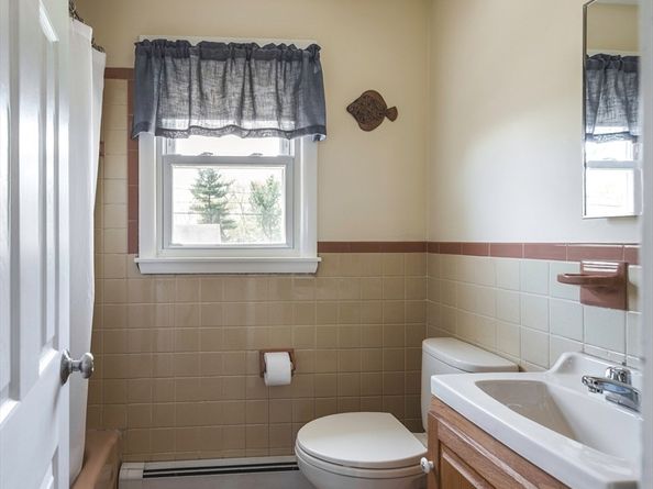 24 Island Park Rd, Ipswich MA 01938