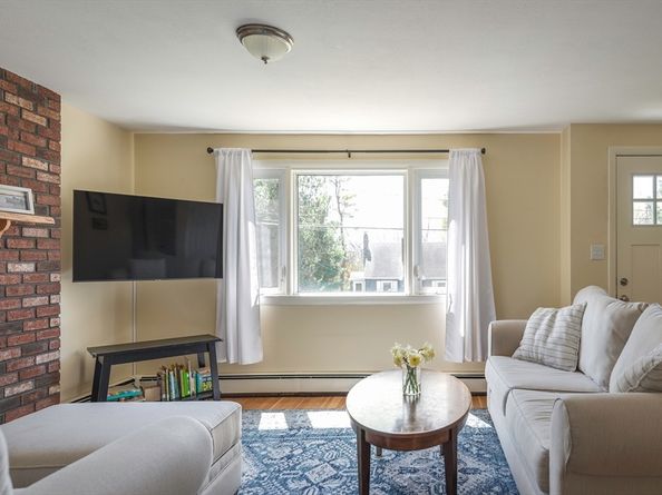 24 Island Park Rd, Ipswich MA 01938