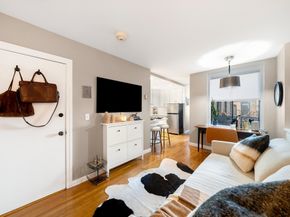 9 Hancock St 5, Boston MA 02114