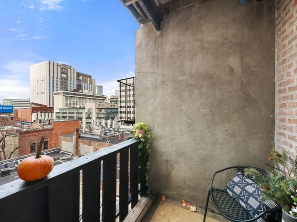 9 Hancock St 5, Boston MA 02114