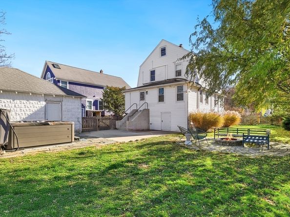 23 A St, Hull MA 02045