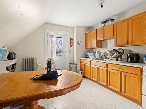 196 Washington St, Gloucester MA 01930