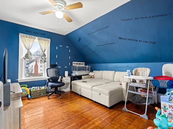 196 Washington St, Gloucester MA 01930