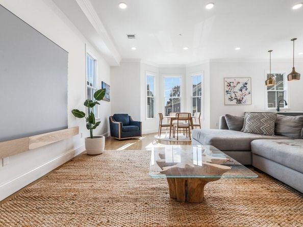 560 E 5th St 2, Boston MA 02127