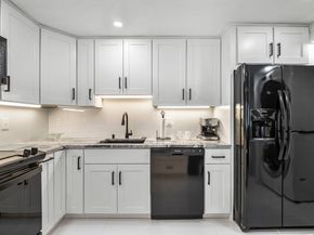 360 Littleton Rd D4, Chelmsford MA 01824