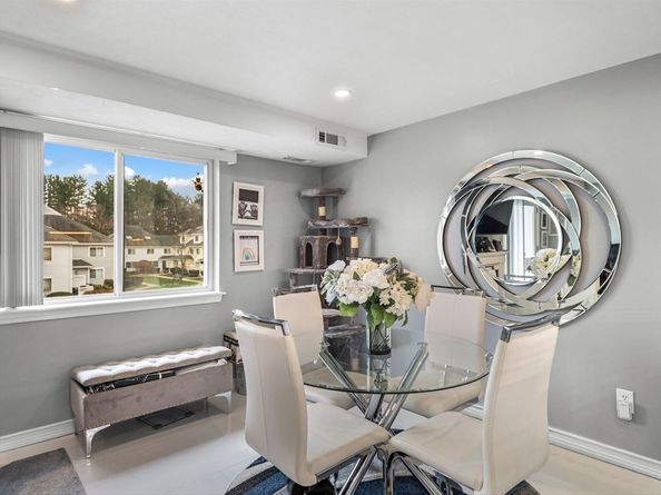 360 Littleton Rd D4, Chelmsford MA 01824