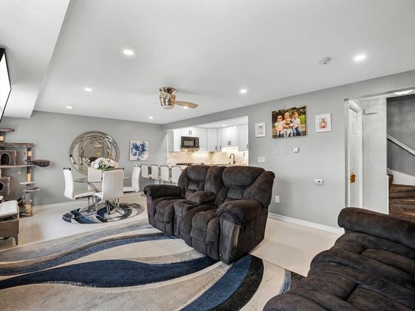 360 Littleton Rd D4, Chelmsford MA 01824