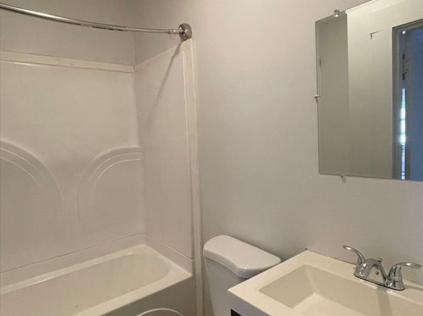 5 Freeland Ter, Worcester MA 01603