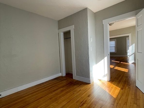 5 Freeland Ter, Worcester MA 01603