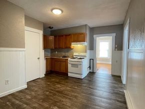 5 Freeland Ter, Worcester MA 01603