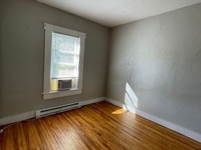 5 Freeland Ter, Worcester MA 01603