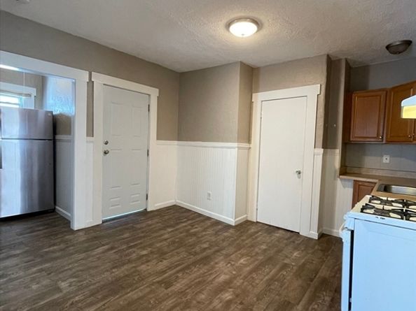 5 Freeland Ter, Worcester MA 01603