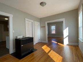 5 Freeland Ter, Worcester MA 01603