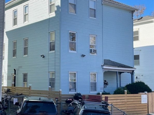 5 Freeland Ter, Worcester MA 01603