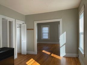 5 Freeland Ter, Worcester MA 01603