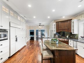 40 Grandview Rd, Chelmsford MA 01824