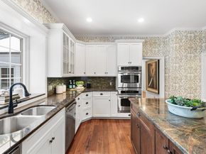 40 Grandview Rd, Chelmsford MA 01824