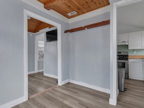 10-R Barnes St, Wareham MA 02571