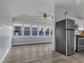 10-R Barnes St, Wareham MA 02571