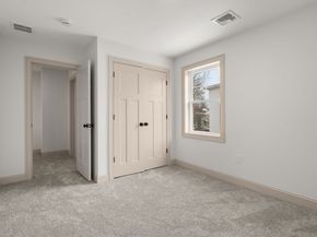 2 Lodi St B, Worcester MA 01608