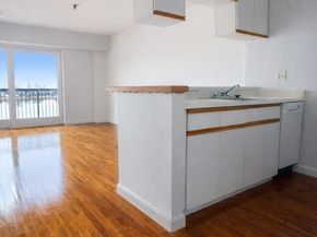 133 Commander Shea Blvd 709, Quincy MA 02171