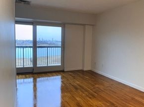 133 Commander Shea Blvd 709, Quincy MA 02171