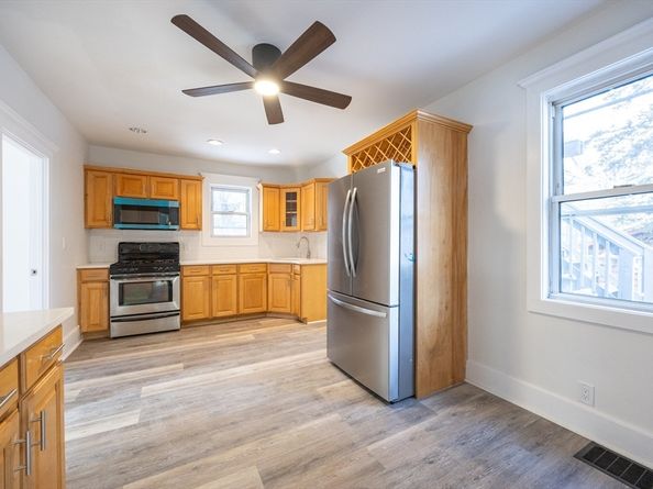 153 West St, Randolph MA 02368