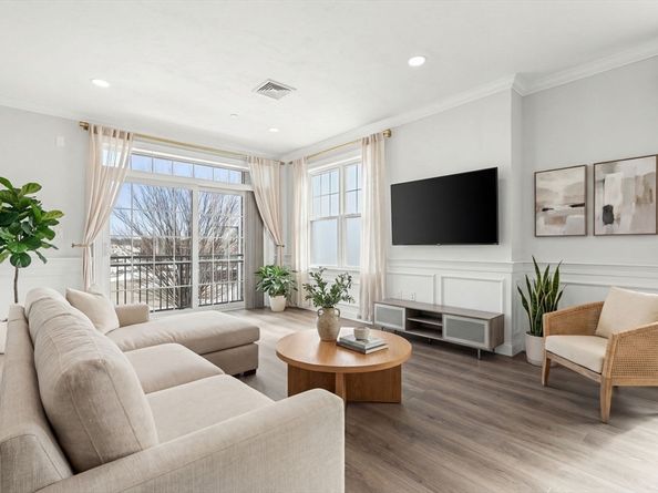 320 Middlesex Ave A207, Medford MA 02155