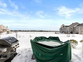 21 Harbourside Rd 26, Quincy MA 02171