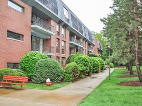 85 Grove St 306, Wellesley MA 02482