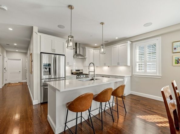 884 Adams St 4, Boston MA 02124