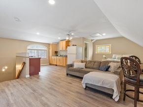 152 Dudley Rd, Templeton MA 01468