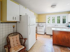 74 River Road, Sturbridge MA 01566