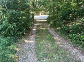 74 River Road, Sturbridge MA 01566