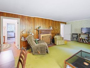 74 River Road, Sturbridge MA 01566