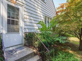 74 River Road, Sturbridge MA 01566