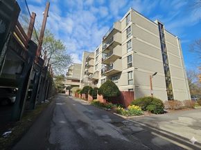 55 Tall Oaks Dr L8, Weymouth MA 02190