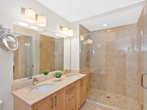 321 Hammond Pond Pkwy 106, Brookline MA 02467